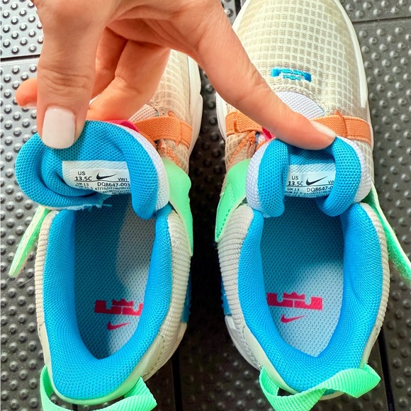 NIKE LEBRON WITNESS VII BASKETBALL SHOES - Picture 7 of 7